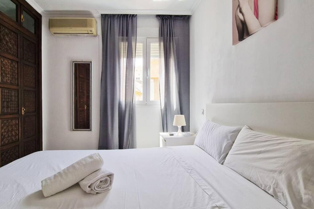 Appartamento Luminoso Apartamento Centro Triana Siviglia Esterno foto